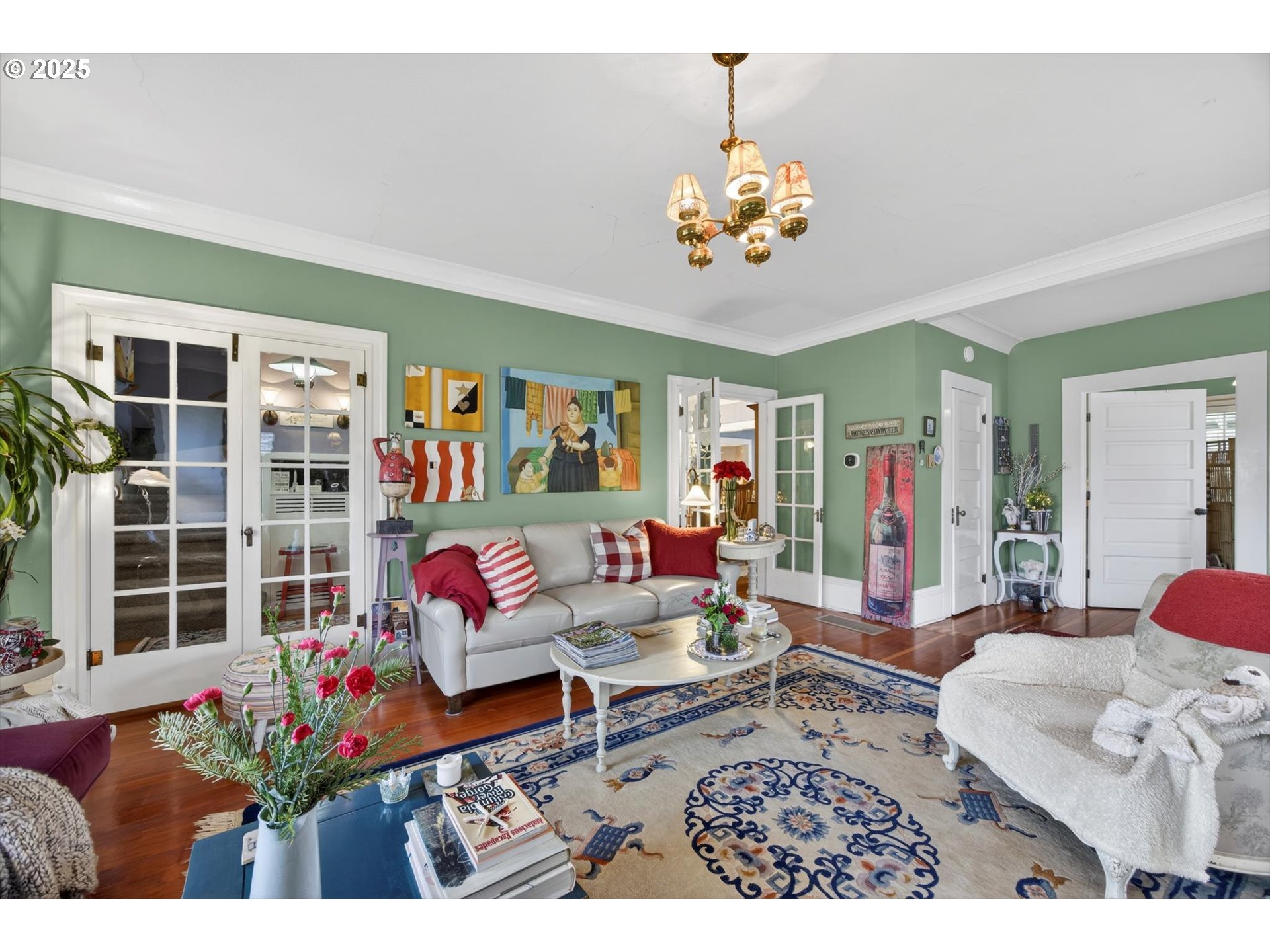 648 West Main Street Carlton, OR 97111 - Photo 11 of 48 a living room with furniture and a chandelier