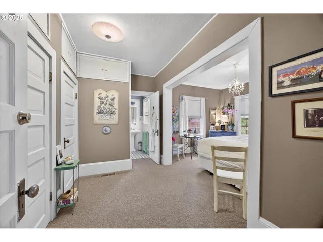 $995,000 | 648 West Main Street, Carlton, OR 97111