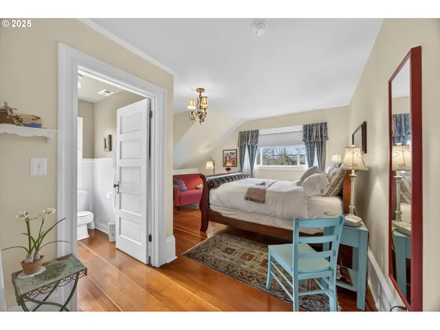 $995,000 | 648 West Main Street, Carlton, OR 97111