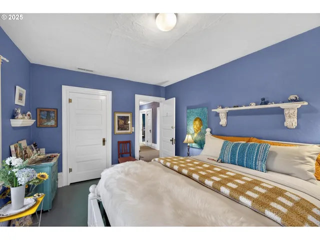 $995,000 | 648 West Main Street, Carlton, OR 97111