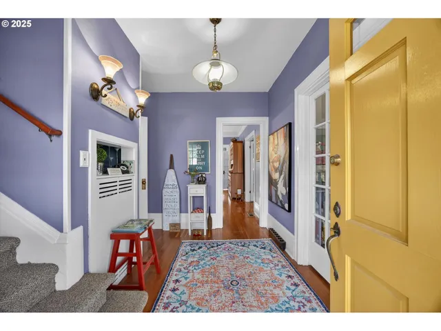 $995,000 | 648 West Main Street, Carlton, OR 97111