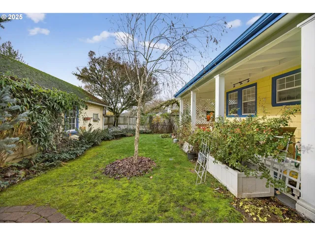 $995,000 | 648 West Main Street, Carlton, OR 97111