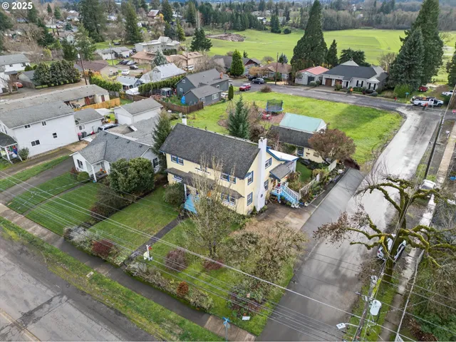 $995,000 | 648 West Main Street, Carlton, OR 97111