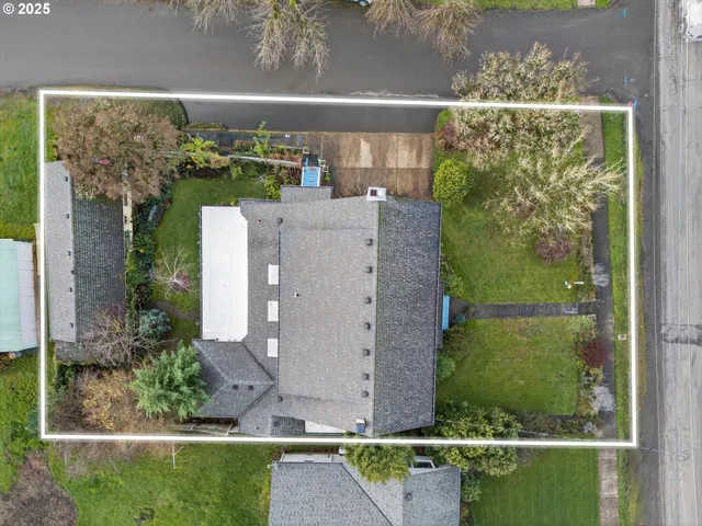 $995,000 | 648 West Main Street, Carlton, OR 97111