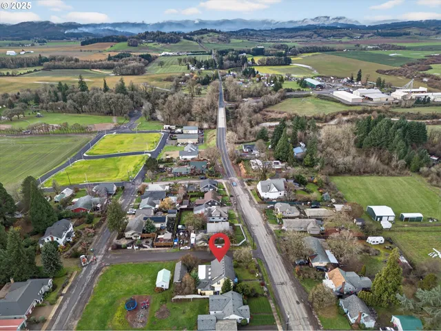 $995,000 | 648 West Main Street, Carlton, OR 97111