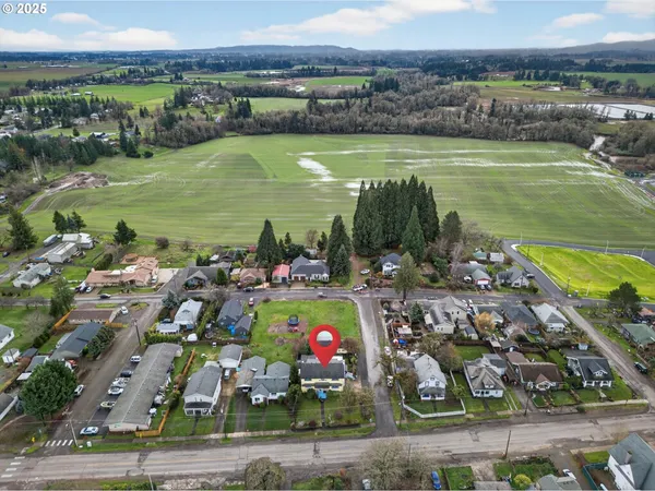 $995,000 | 648 West Main Street, Carlton, OR 97111