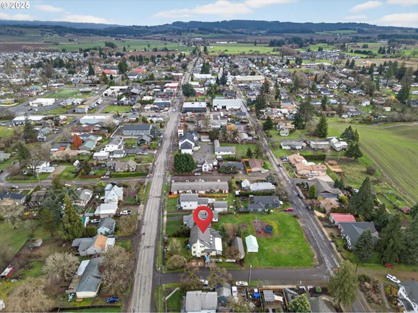 $995,000 | 648 West Main Street, Carlton, OR 97111