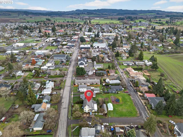 $995,000 | 648 West Main Street, Carlton, OR 97111