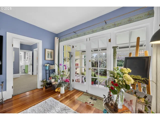 $995,000 | 648 West Main Street, Carlton, OR 97111