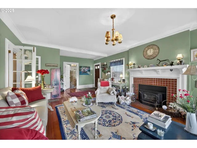 $995,000 | 648 West Main Street, Carlton, OR 97111