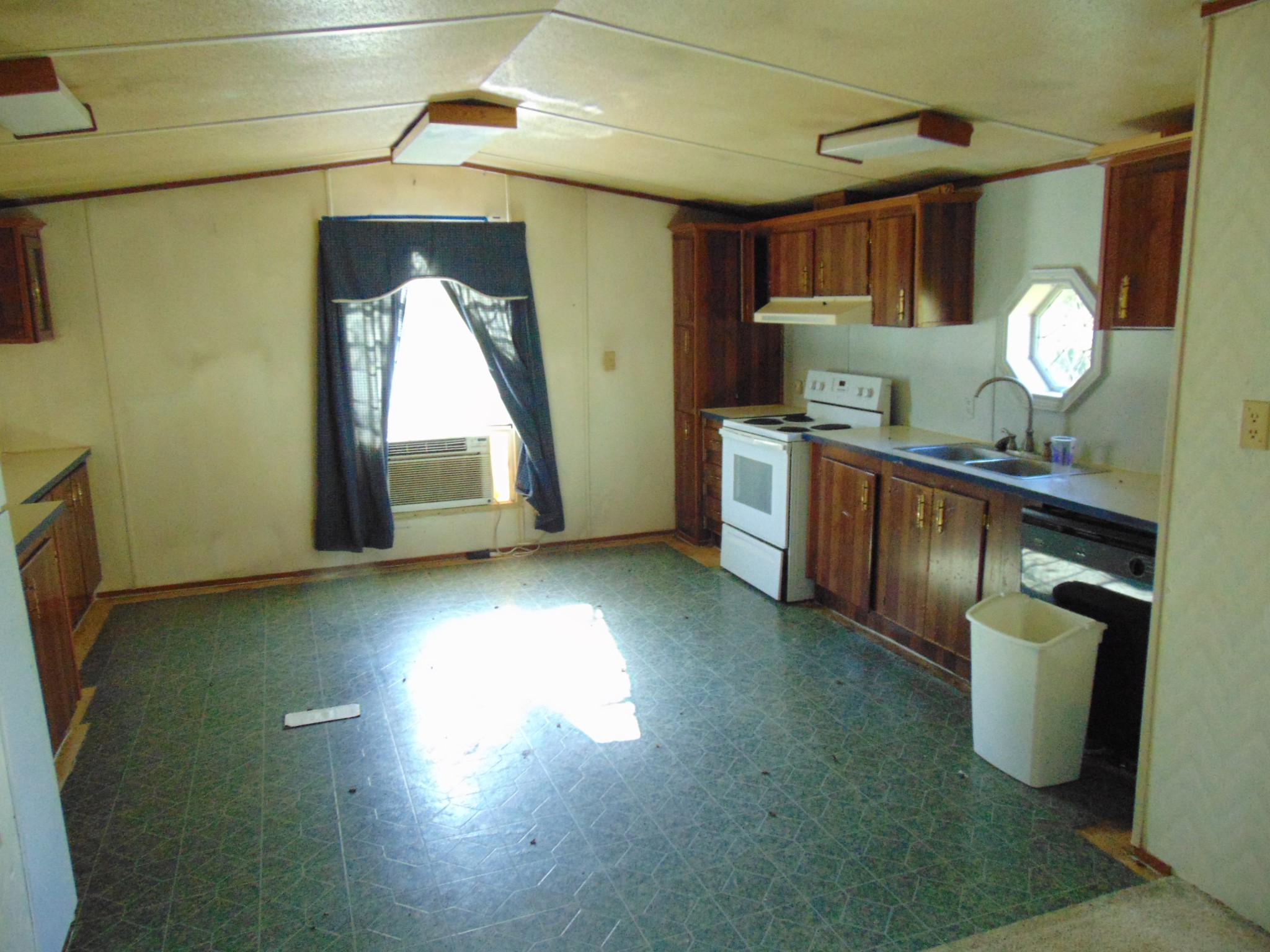 1361 Yell Road Lewisburg, TN 37091 - Photo 3 of 24 a view of a storage & utility room