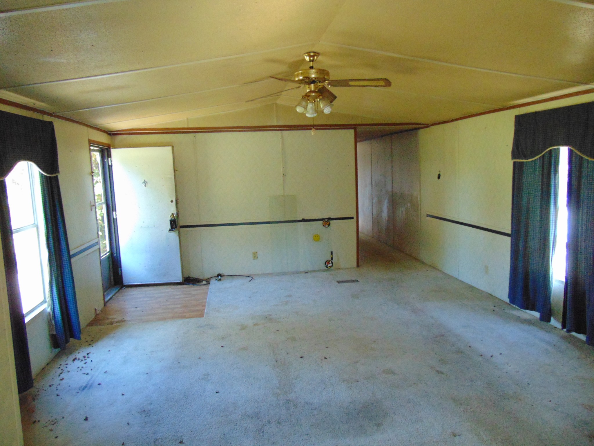 1361 Yell Road Lewisburg, TN 37091 - Photo 4 of 24 a view of a garage