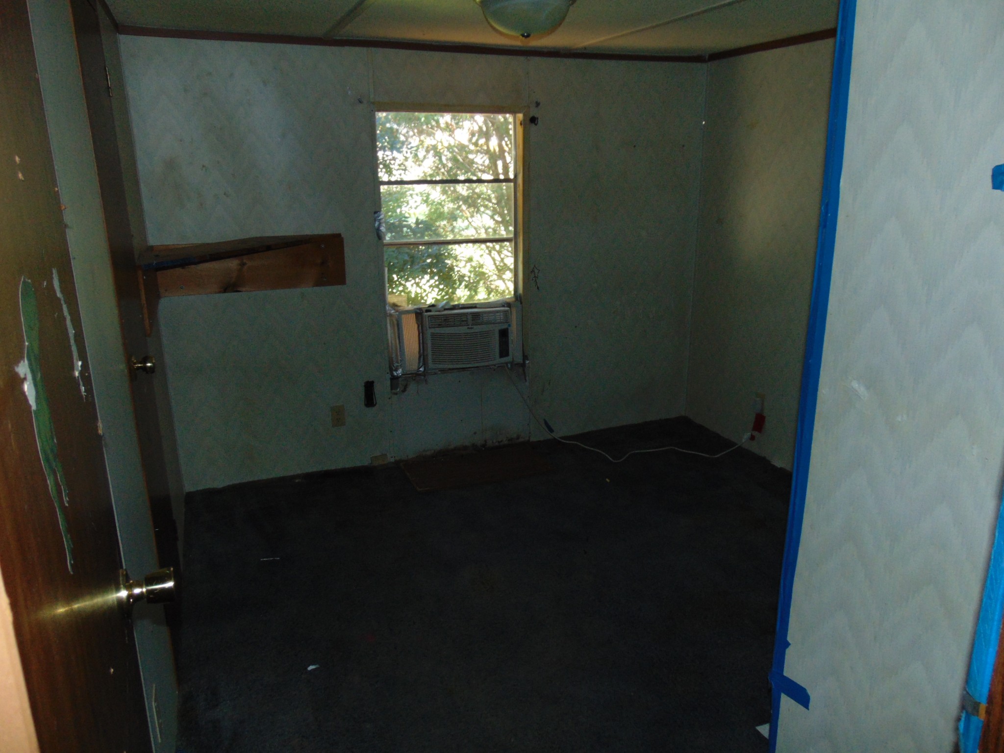 1361 Yell Road Lewisburg, TN 37091 - Photo 10 of 24 a close view of air conditioner