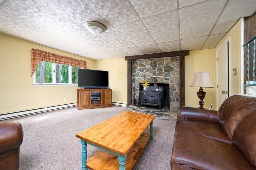 370 Pompeo Road Thompson, CT 06255 - Photo 14 of 36 Gallery Image 14