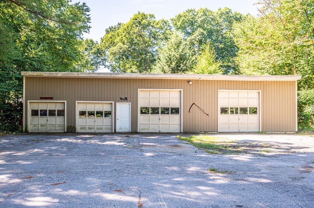 370 Pompeo Road Thompson, CT 06255 - Photo 3 of 36 Gallery Image 3
