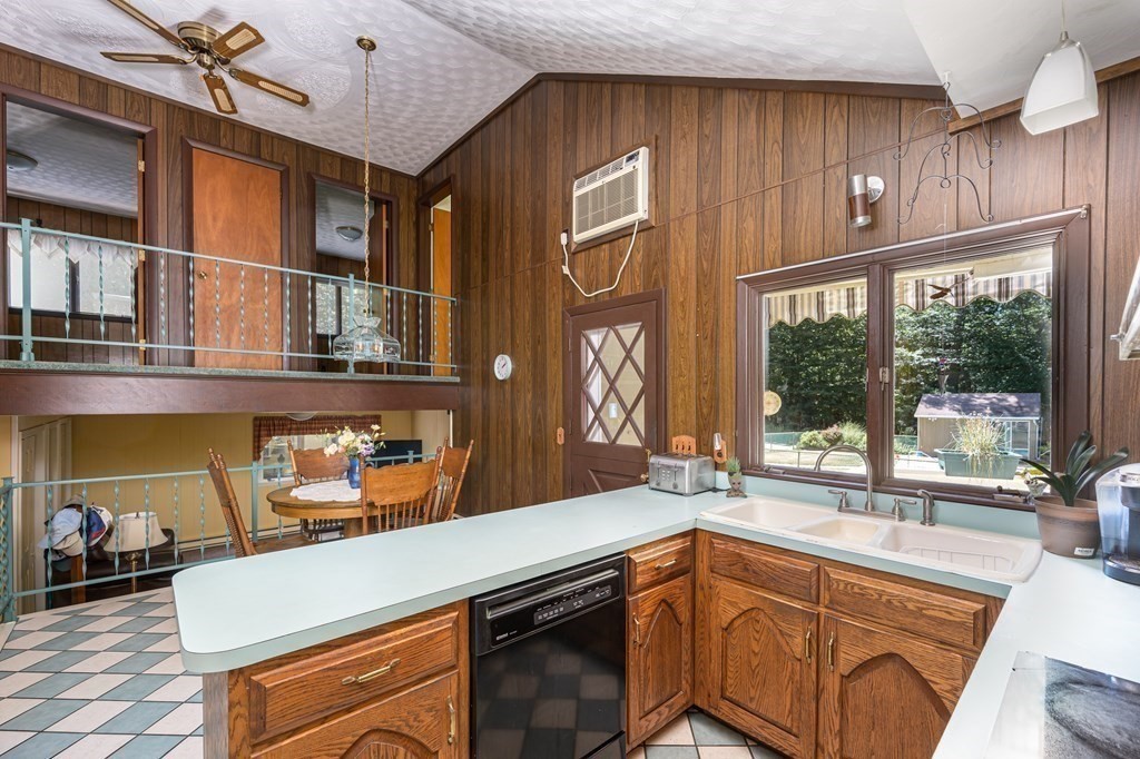 370 Pompeo Road Thompson, CT 06255 - Photo 10 of 36 Gallery Image 10