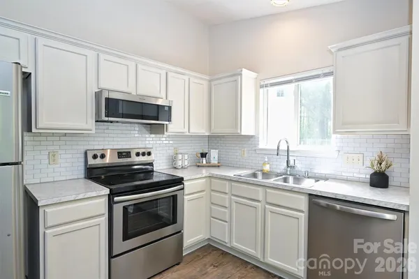 $289,900 | 1605 Royal Tree Court, Charlotte, NC 28216