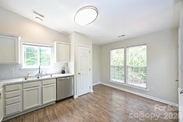 $289,900 | 1605 Royal Tree Court, Charlotte, NC 28216