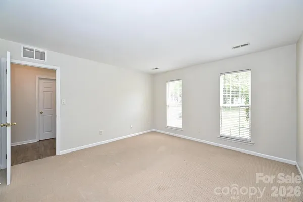 $289,900 | 1605 Royal Tree Court, Charlotte, NC 28216