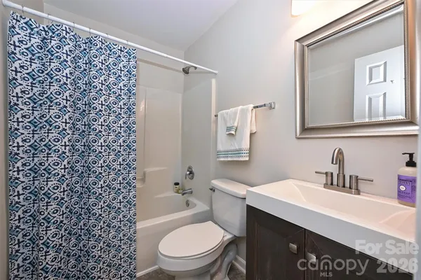 $289,900 | 1605 Royal Tree Court, Charlotte, NC 28216