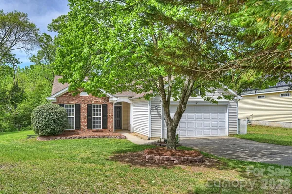 $289,900 | 1605 Royal Tree Court, Charlotte, NC 28216