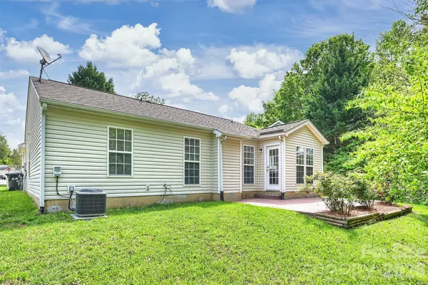 $289,900 | 1605 Royal Tree Court, Charlotte, NC 28216