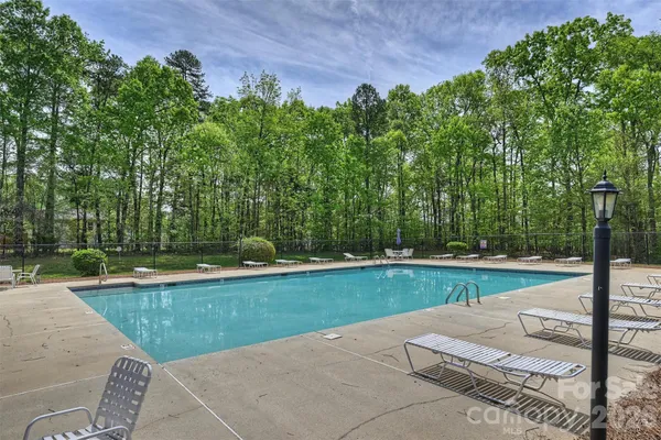 $289,900 | 1605 Royal Tree Court, Charlotte, NC 28216