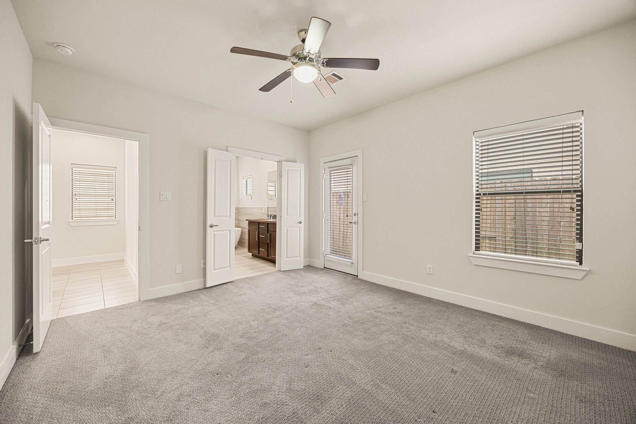 3945 Tulane Street Houston, TX 77018 - Photo 15 of 26 a view of an empty room with a window