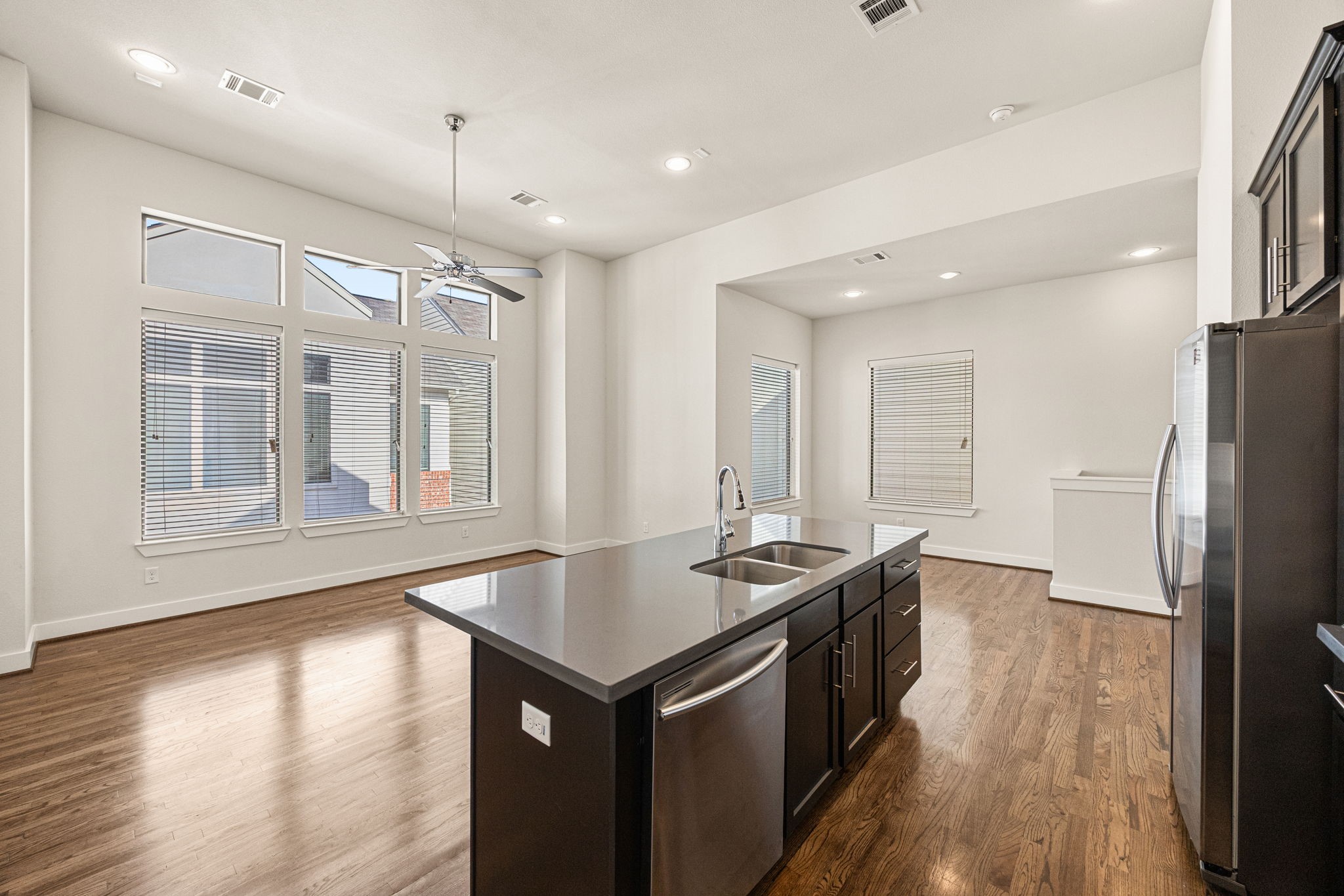3945 Tulane Street Houston, TX 77018 - Photo 5 of 26 a kitchen with stainless steel appliances granite countertop a sink stove and refrigerator