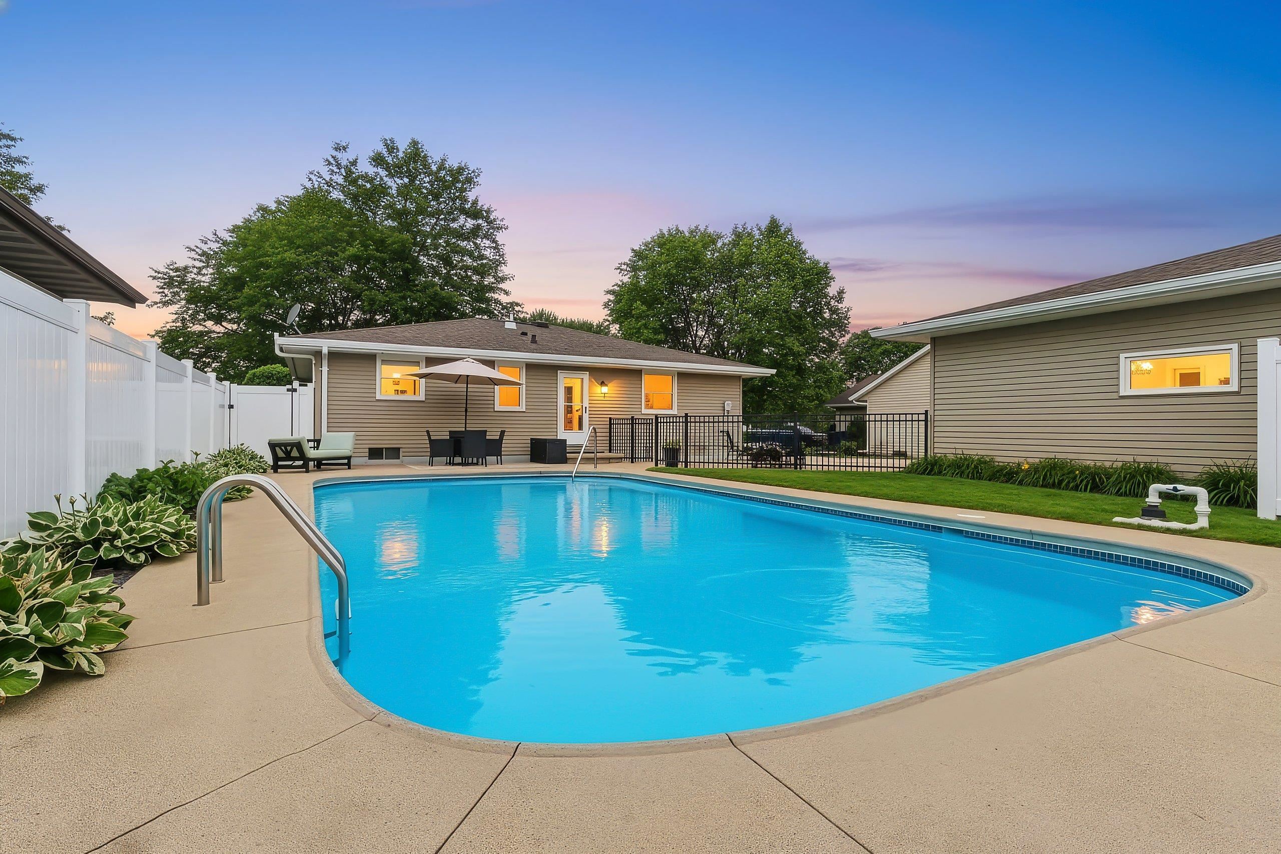 1718 Schaefer Circle Appleton, WI 54915 - Photo 3 of 68