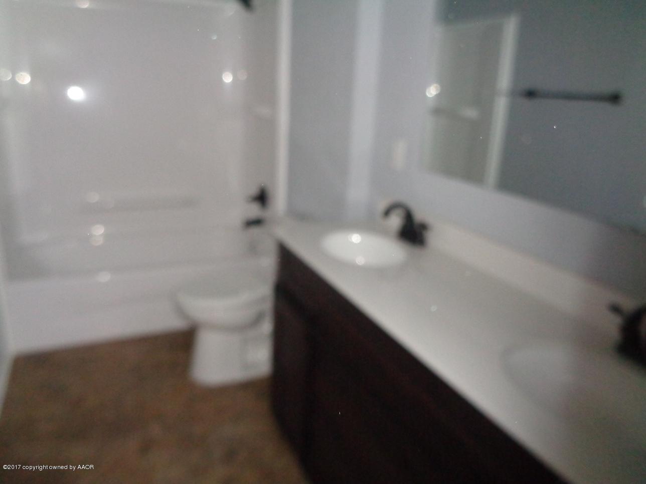 5101 Bowie Street Amarillo, TX 79110 - Photo 13 of 14 Bathroom