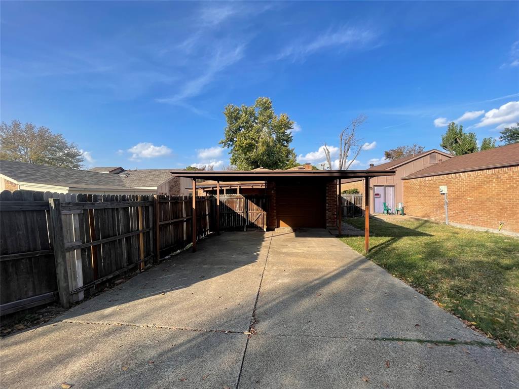 226 Wilderness Trail Mesquite, TX 75149 - Photo 10 of 12 a view of a balcony