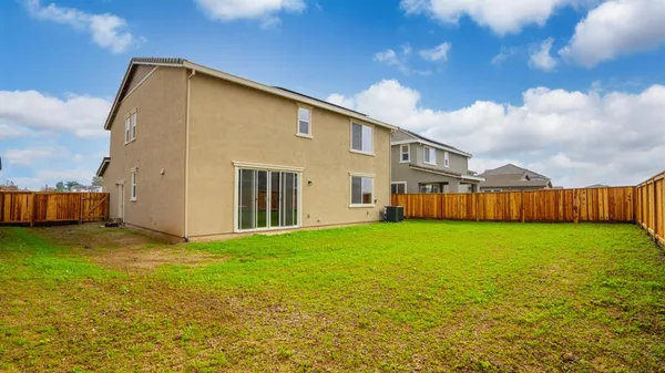 $587,950 | 1708 London Way, Plumas Lake, CA 95961