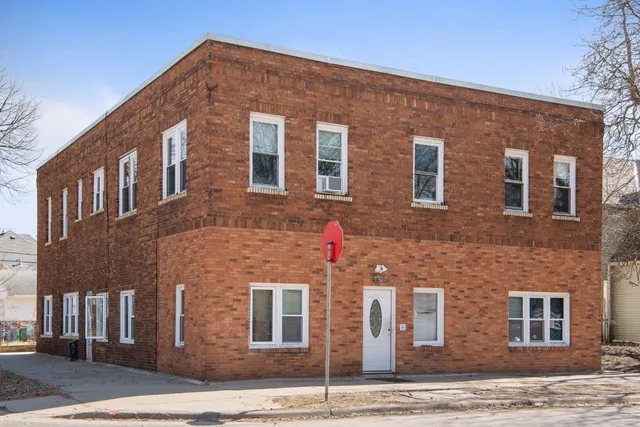 $1,700 | 1431 Jefferson Street Northeast, Unit 4, Minneapolis, MN 55413