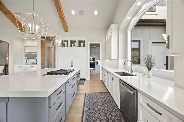 $2,245,000 | 11201 West 169th Street, Overland Park, KS 66221