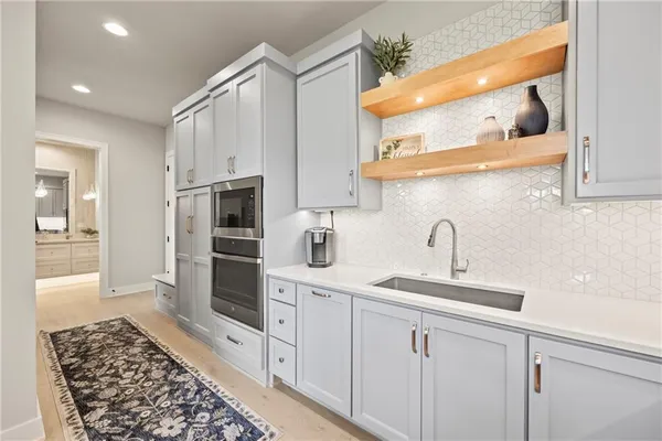 $2,245,000 | 11201 West 169th Street, Overland Park, KS 66221