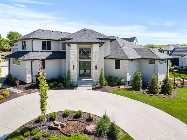 $2,245,000 | 11201 West 169th Street, Overland Park, KS 66221