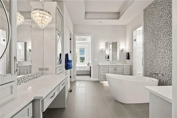 $2,245,000 | 11201 West 169th Street, Overland Park, KS 66221