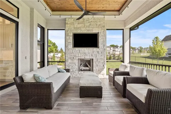 $2,245,000 | 11201 West 169th Street, Overland Park, KS 66221