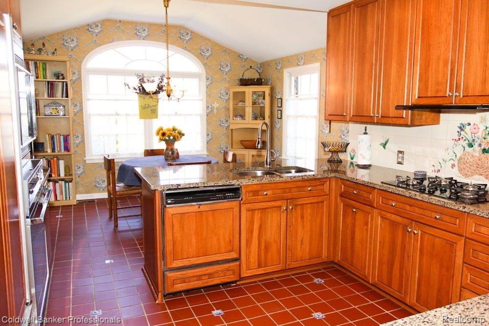 914 Shirley Road Birmingham, MI 48009 - Photo 8 of 23 KITCHEN