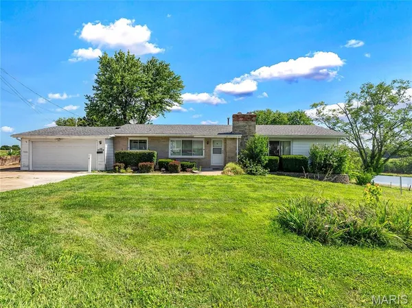 $320,000 | 894 Obermark Lane, Washington, MO 63090