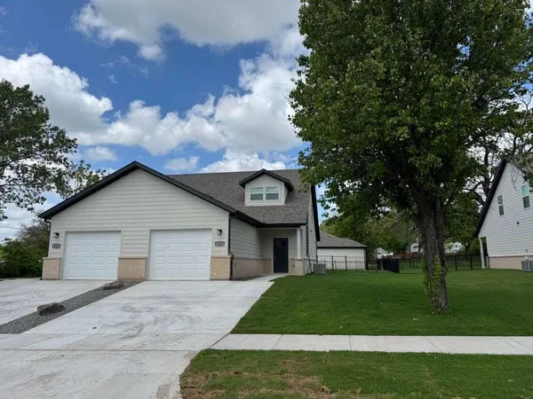 $1,950 | 417 West Dulin Street, Unit 417, Sherman, TX 75090