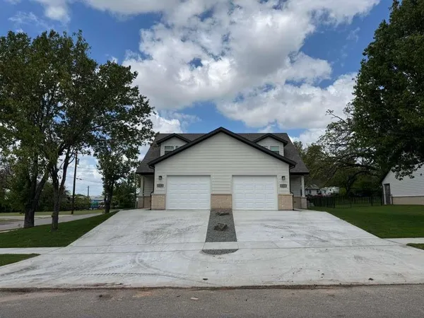 $1,950 | 417 West Dulin Street, Unit 417, Sherman, TX 75090