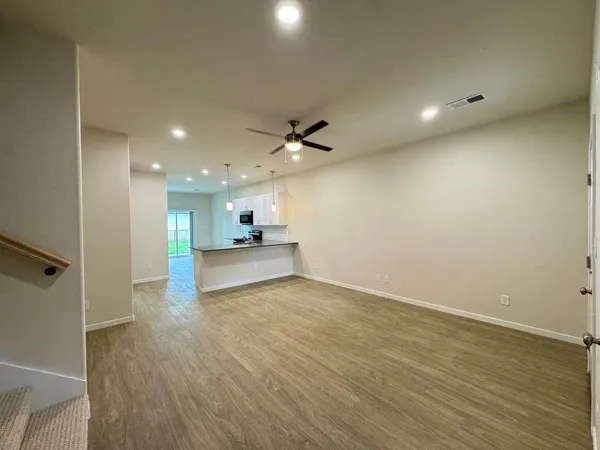 $1,950 | 417 West Dulin Street, Unit 417, Sherman, TX 75090