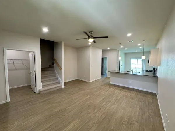 $1,950 | 417 West Dulin Street, Unit 417, Sherman, TX 75090