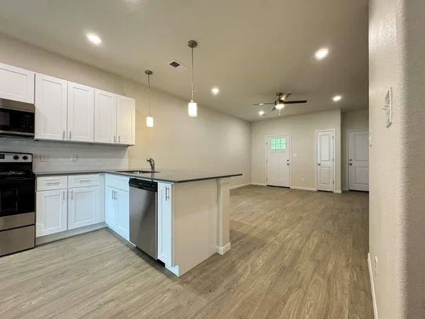 $1,950 | 417 West Dulin Street, Unit 417, Sherman, TX 75090