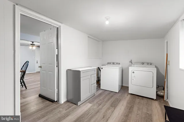 a view of utility room with washer and dryer