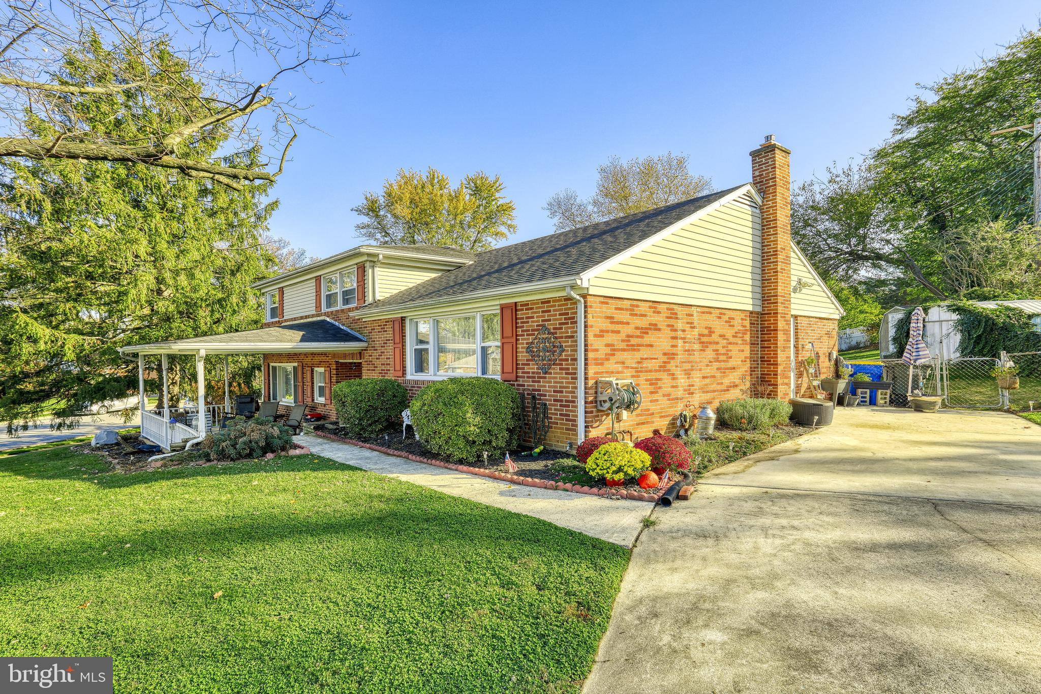 2520 Raleigh Drive York, PA 17402 - Photo 4 of 41 Gallery Image 4