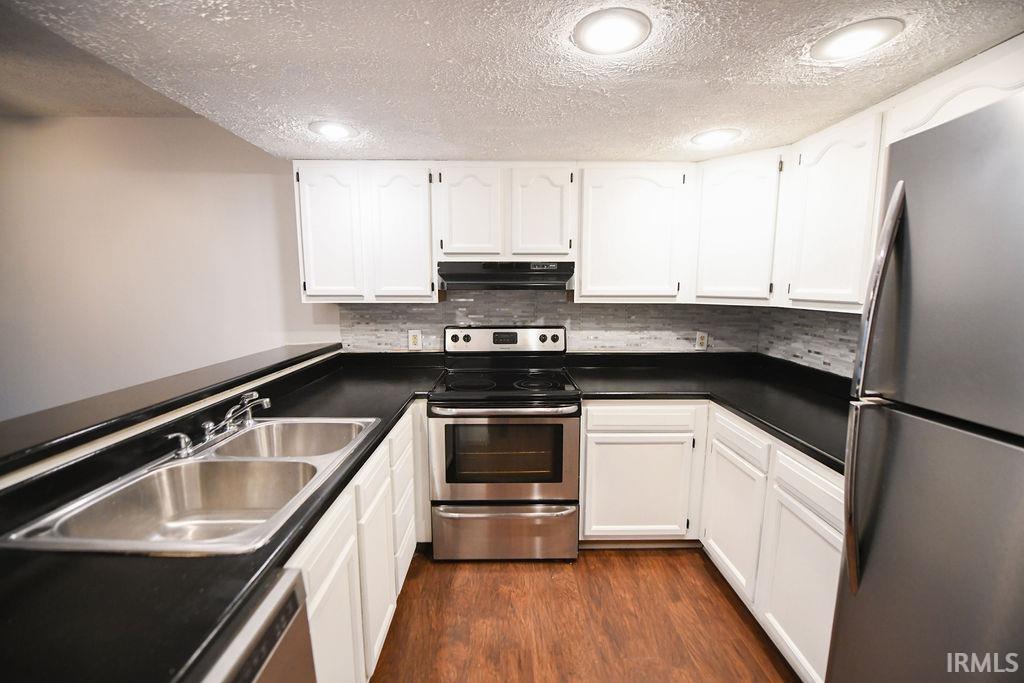 9024 South Pointe Ridge Lane Bloomington, IN 47401 - Photo 11 of 24