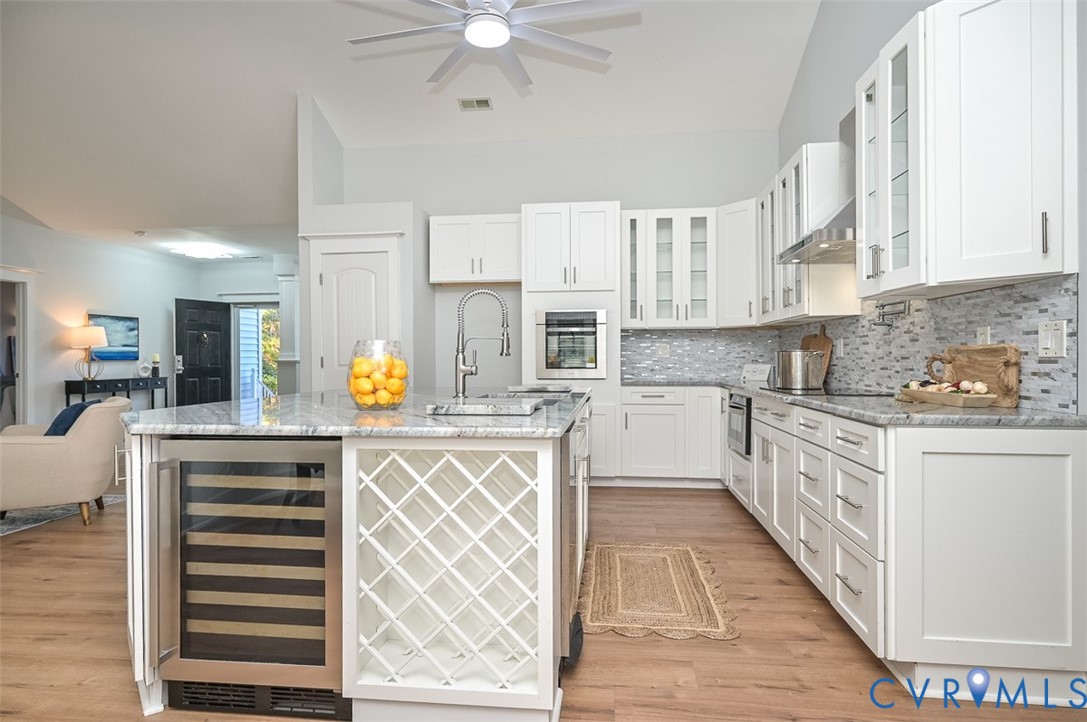 337 Shelton Place Aylett, VA 23009 - Photo 18 of 40 Kitchen with decorative backsplash, glass insert c